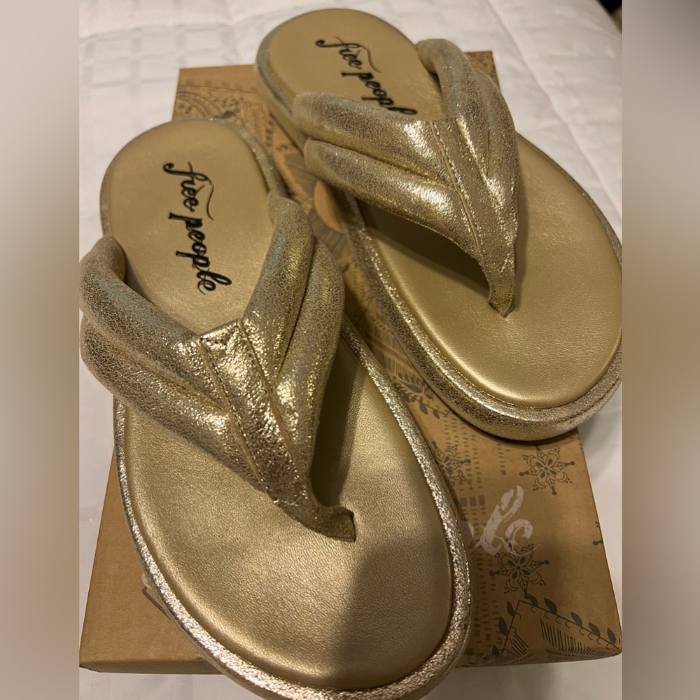 Free People Gold flip flops